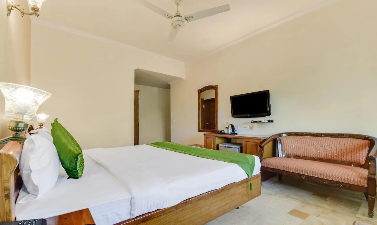 ***  Treebo Trend Saffron Hotel Chandigarh India