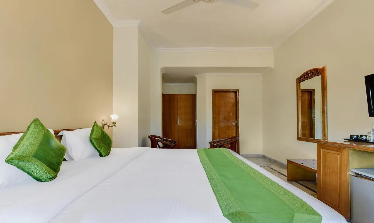 Treebo Trend Saffron Hotel Chandigarh 3*,  India