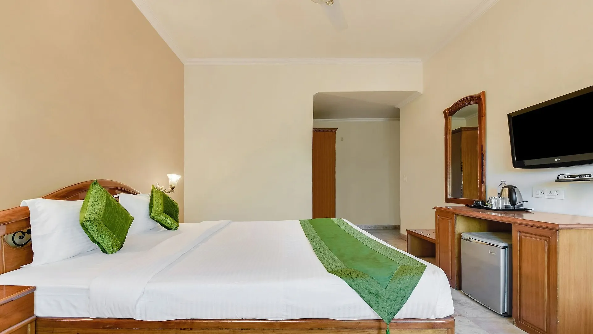 Treebo Trend Saffron Hotel Chandigarh India