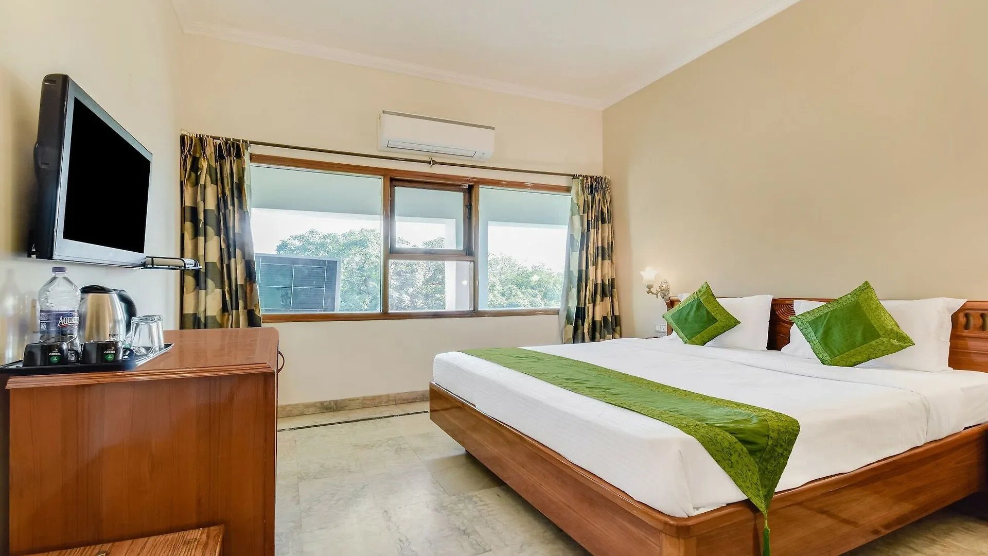 Treebo Trend Saffron Hotel Chandīgarh Indien